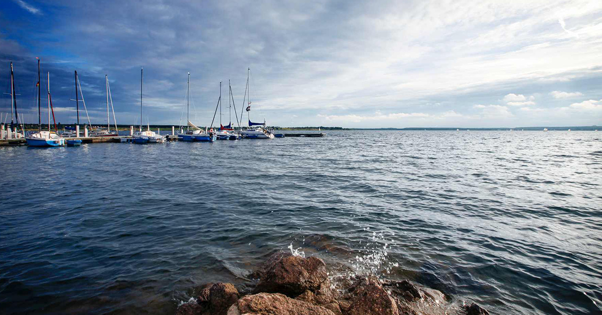 Mehr über den Artikel erfahren Eventlocation am See finden: Worauf Sie wirklich achten sollten